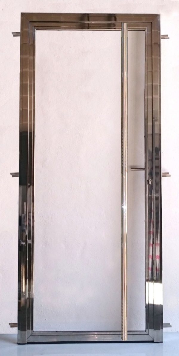 Puerta con tirador