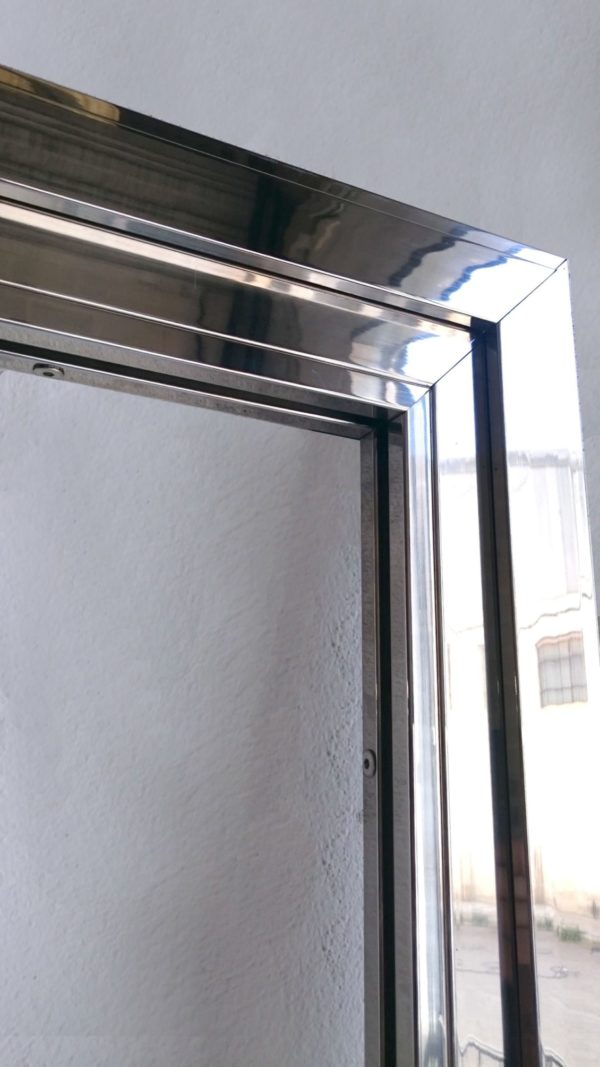 Puerta con tirador