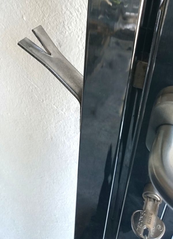 Puerta con tirador