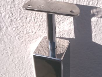 Poste 40x40 con soporte para pasamanos de Ø43 mm