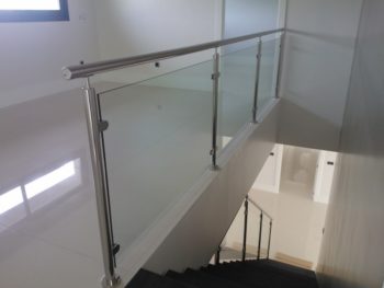 Poste Ø43 con soporte pasamanos