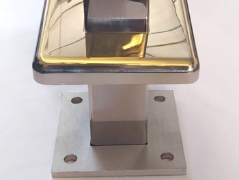 Poste 40x40 con soporte para pasamanos