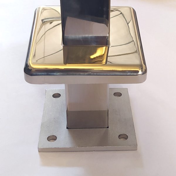 Poste 40x40 con soporte para pasamanos