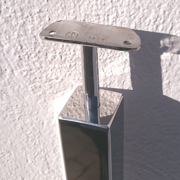 Poste 40x40 con soporte para pasamanos de Ø43 mm